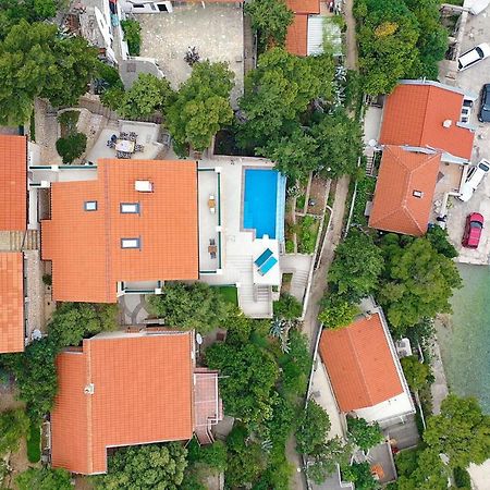 Villa Relax , With Seaview And Two Pools Near Beach Starigrad  Zewnętrze zdjęcie