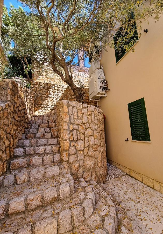 Villa Relax , With Seaview And Two Pools Near Beach Starigrad  Zewnętrze zdjęcie