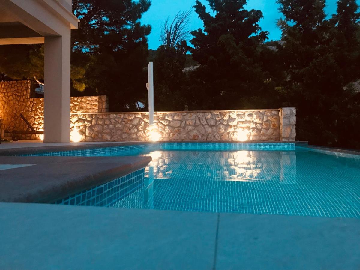 Villa Relax , With Seaview And Two Pools Near Beach Starigrad  Zewnętrze zdjęcie
