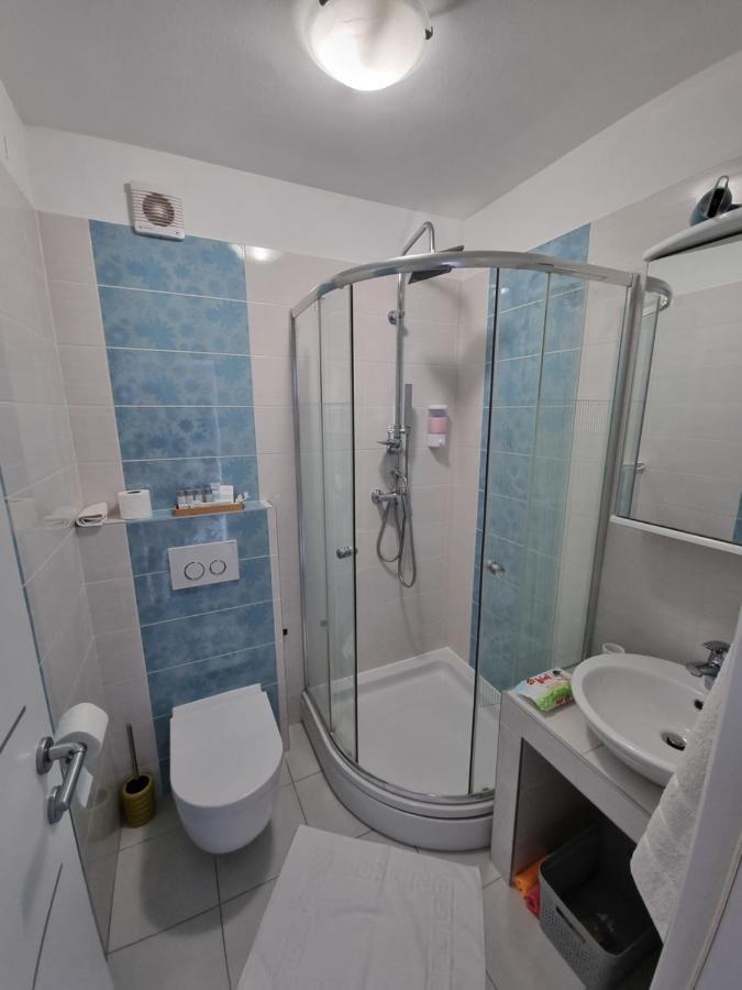 Villa Relax , With Seaview And Two Pools Near Beach Starigrad  Zewnętrze zdjęcie